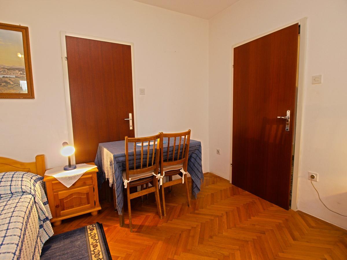 Rooms Milan 1370 Ровин Екстериор снимка