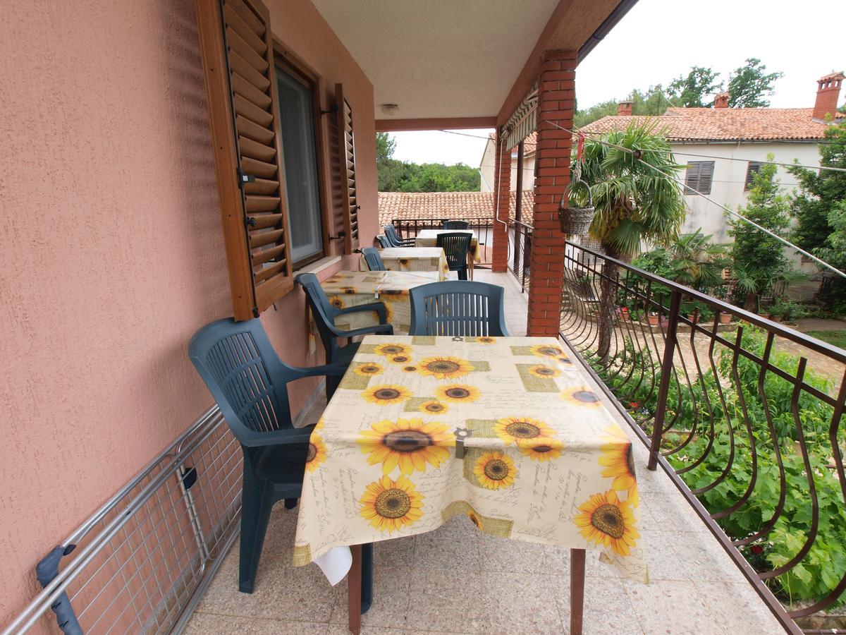 Rooms Milan 1370 Ровин Екстериор снимка