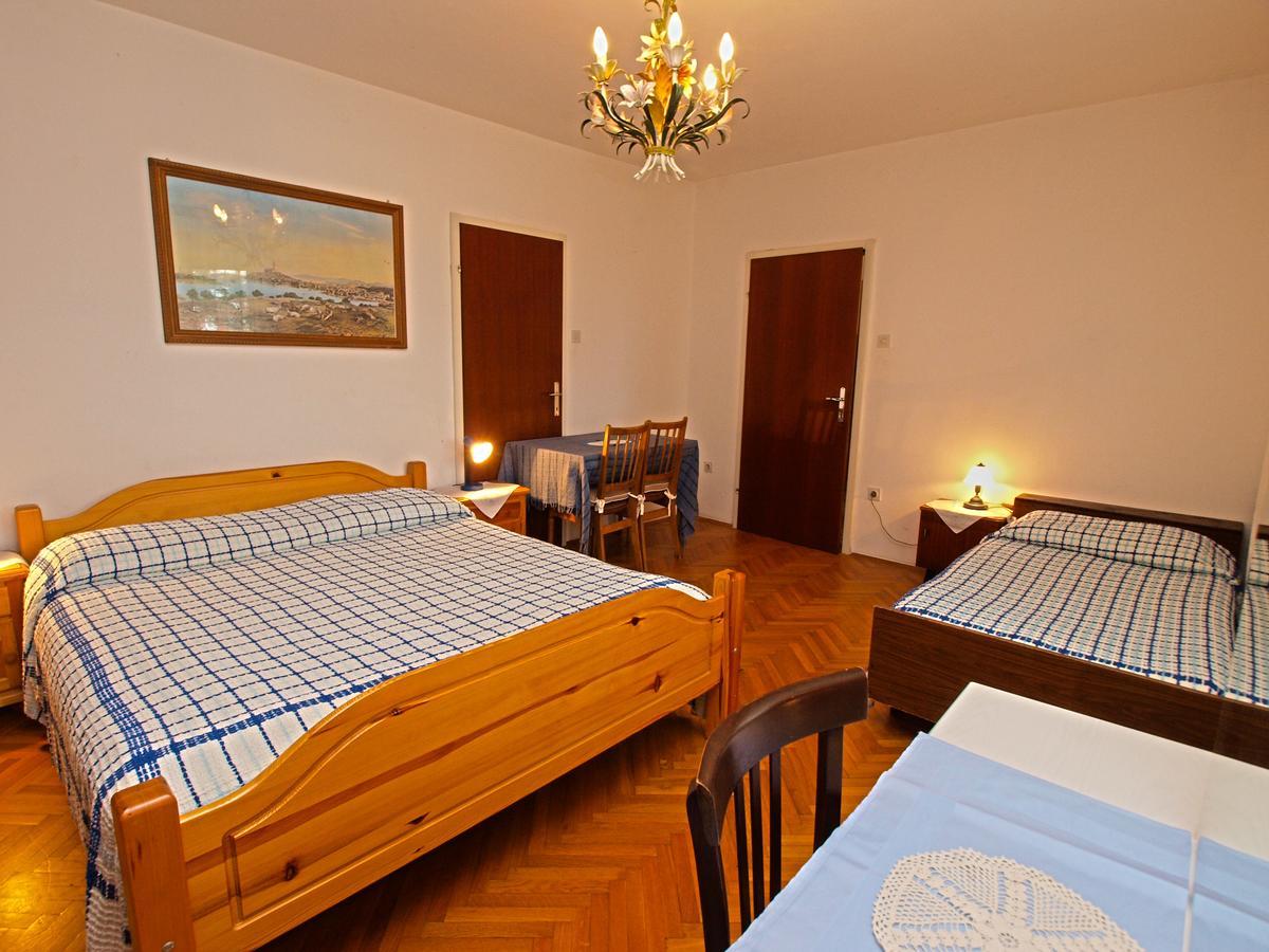 Rooms Milan 1370 Ровин Екстериор снимка