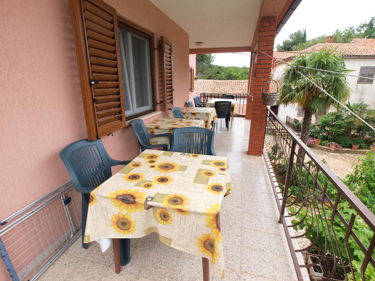 Rooms Milan 1370 Ровин Екстериор снимка