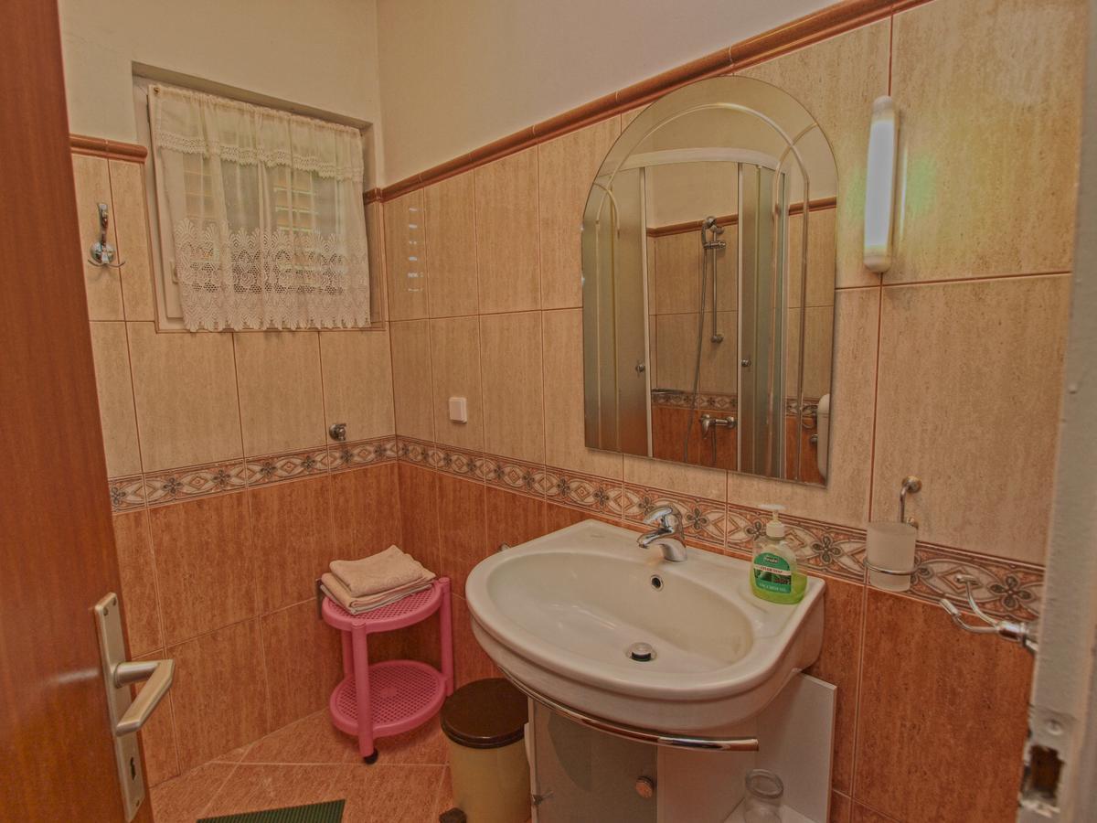 Rooms Milan 1370 Ровин Екстериор снимка